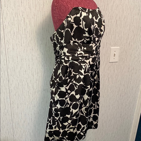 Black and White Strapless A-line Dress David's Bridal Size 18 Floral Design - Picture 1 of 12